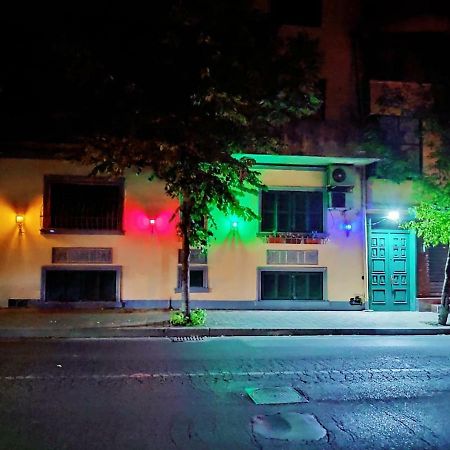 Tufina Hostel Тирана Экстерьер фото